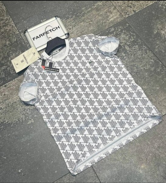 Футболка от Lacoste