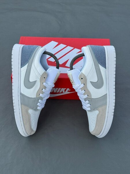 Nike Air Jordan 1