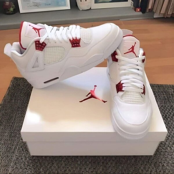 Chaussure Jordan 4