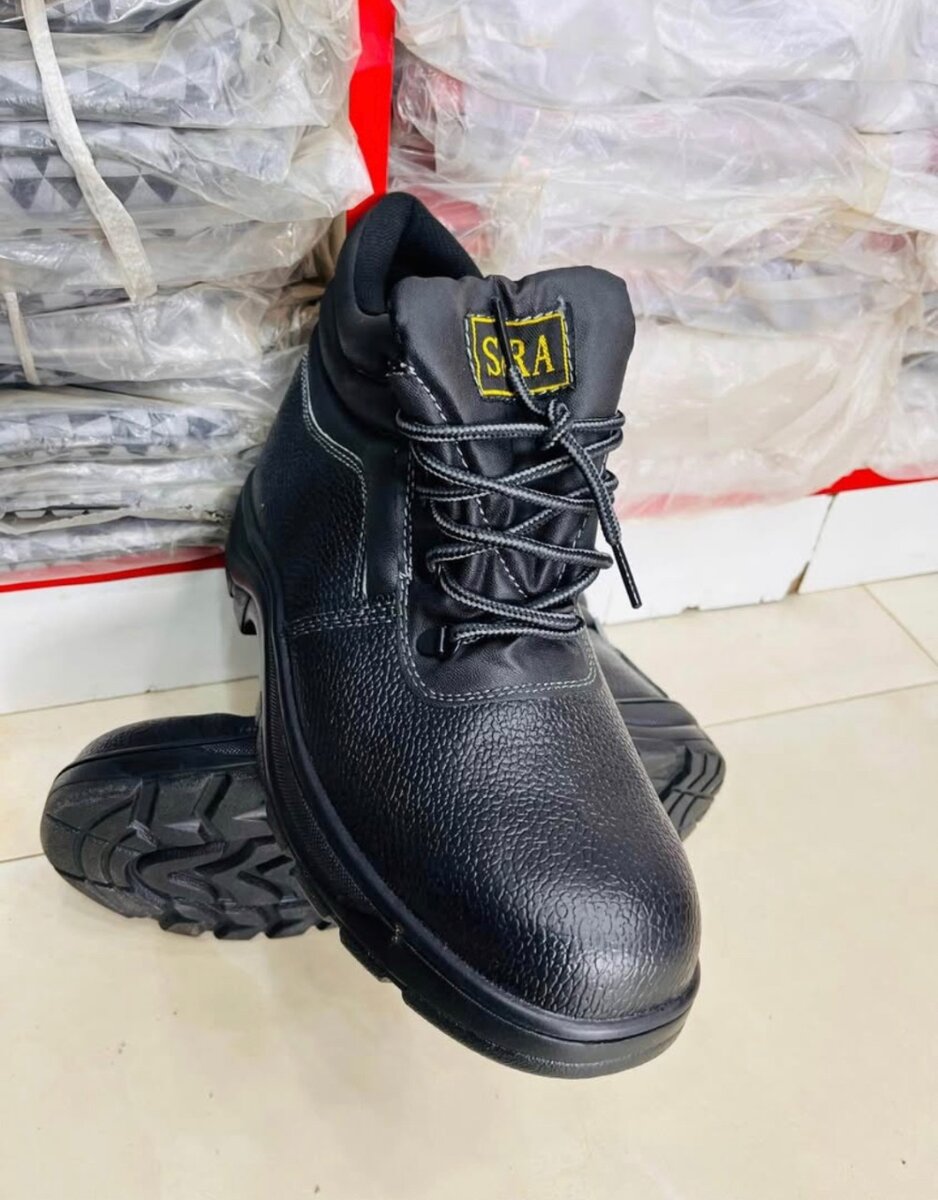 Safety boots