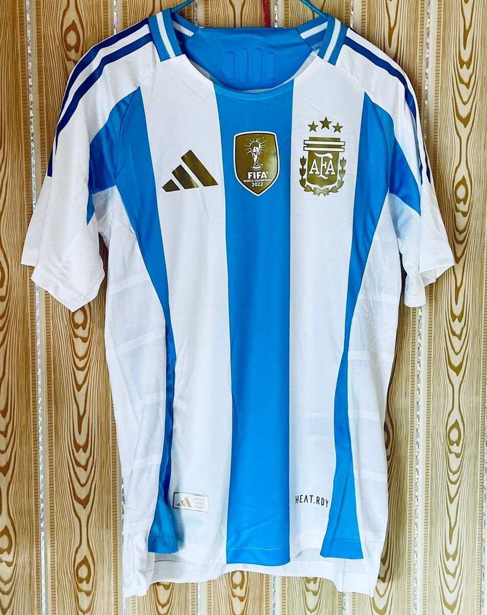 2 maillots de l'Argentine 2024