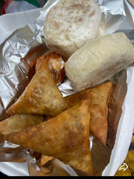 Pain facis et Samoussa