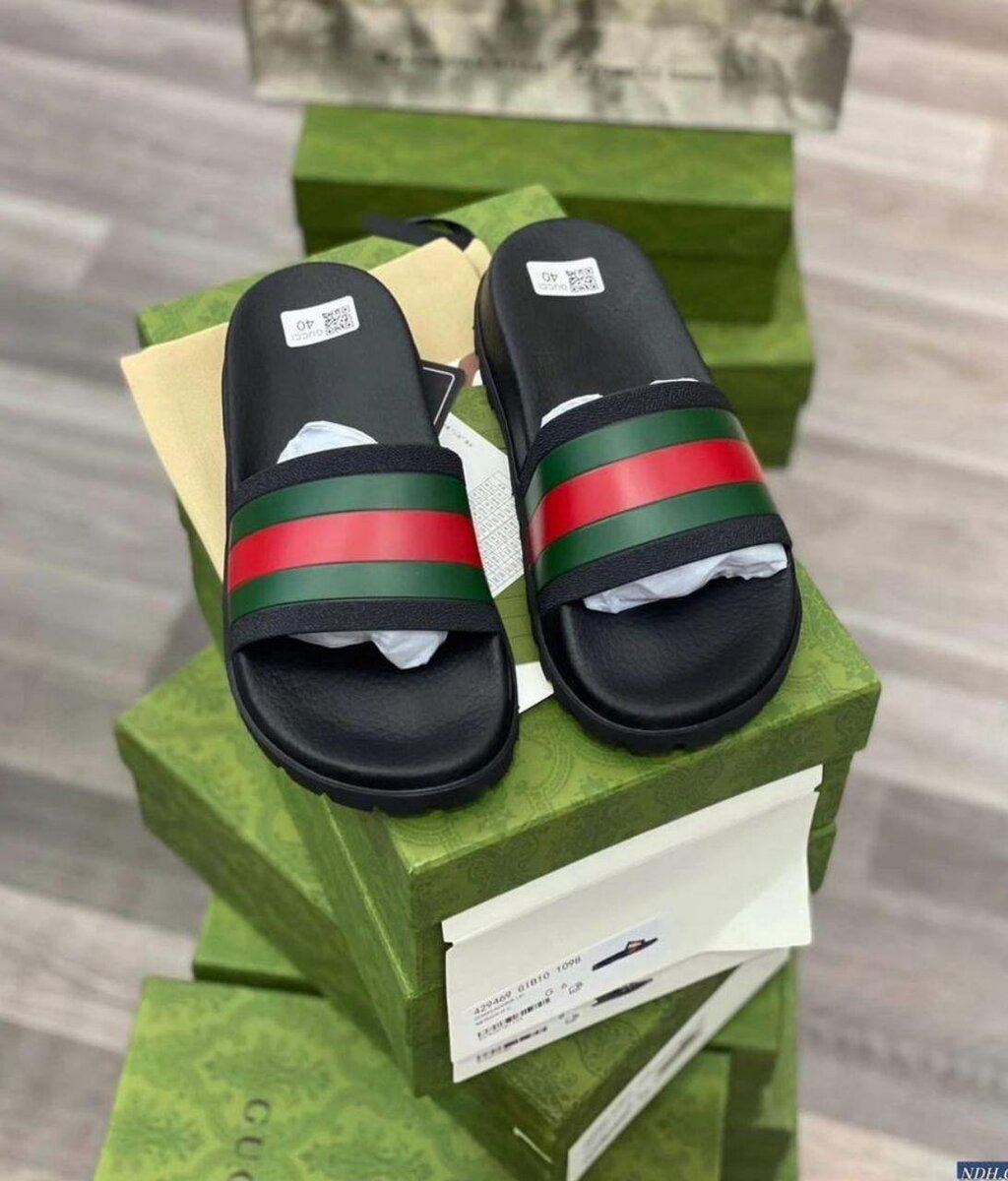 Claquettes élégantes luxe