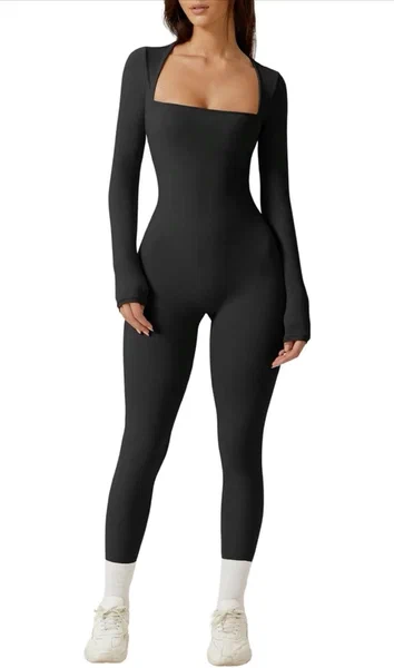 Combinaison moulante élégante