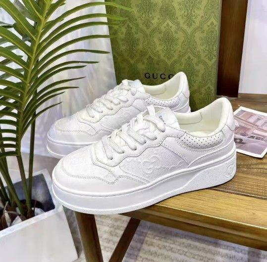 Baskets blanches Gucci élégantes