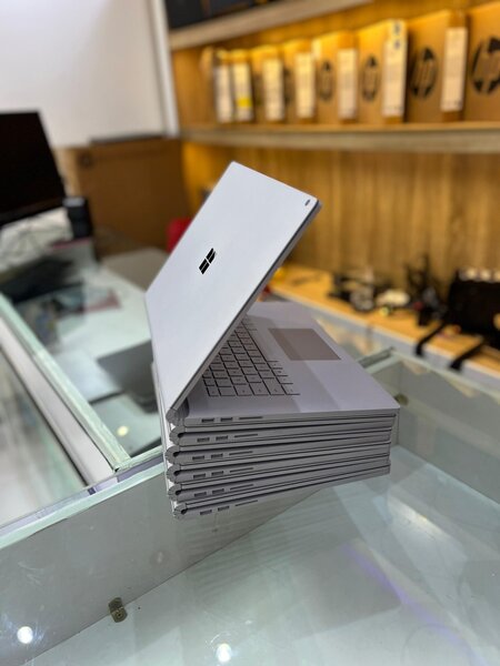 Microsoft surface book 2