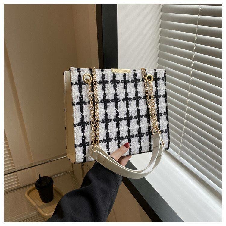 Tres beau sac disponible