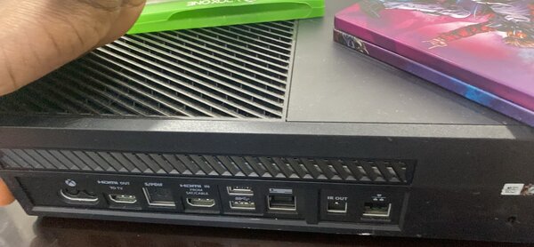 Console Xbox One avec Manettes