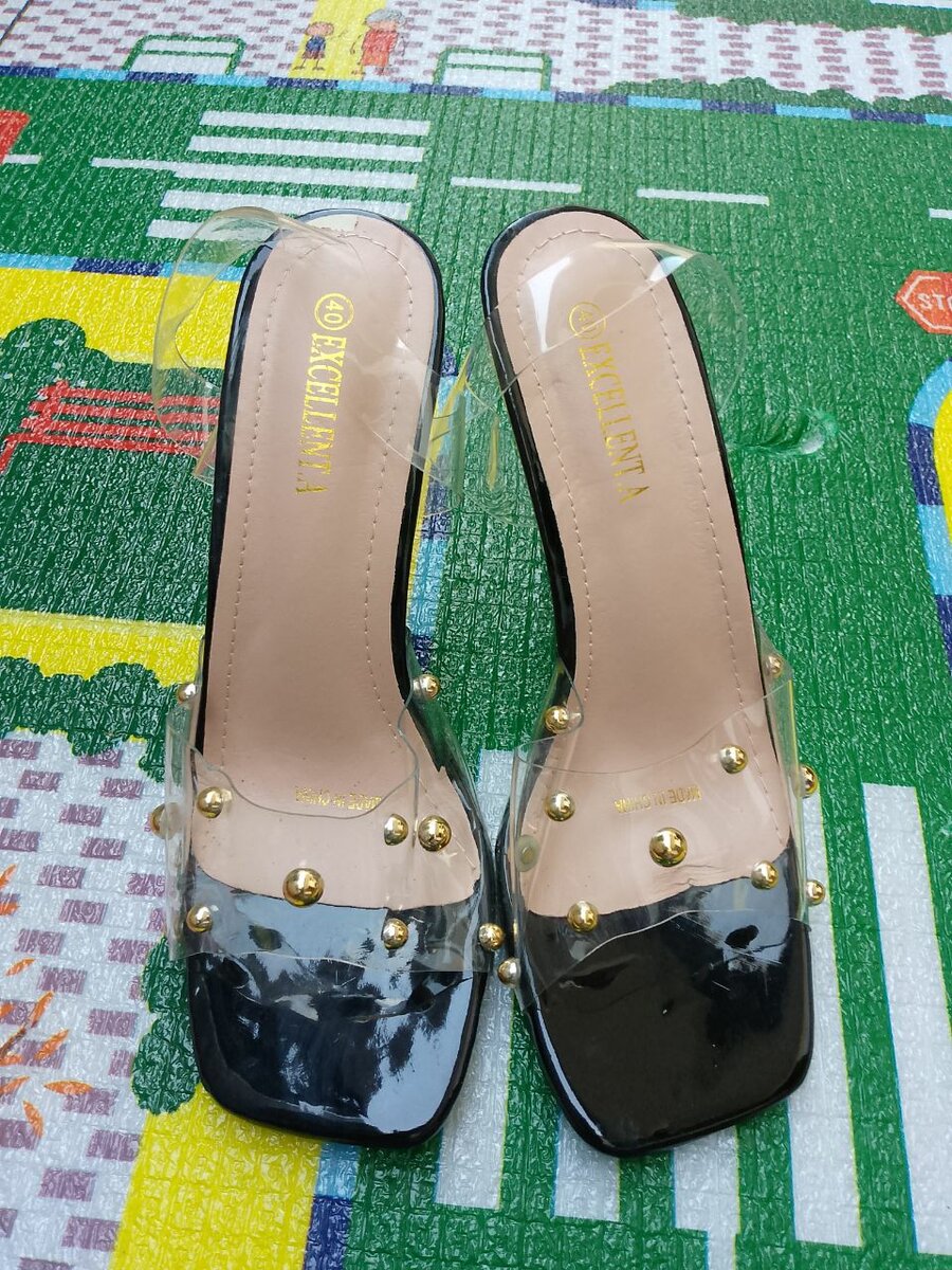 Mules transparentes à talons