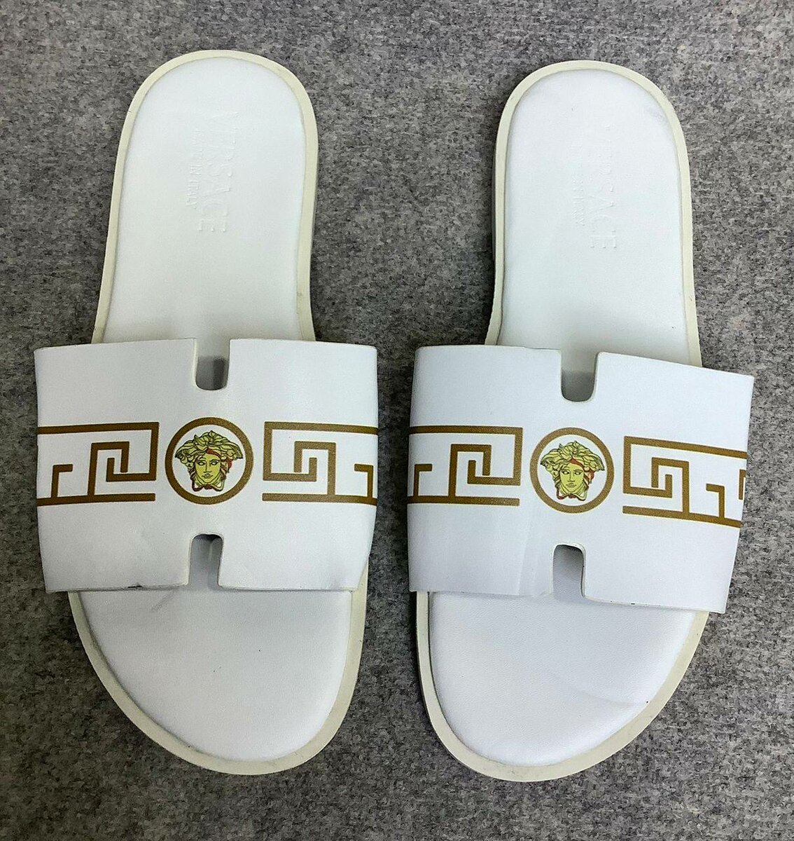 Claquettes élégantes pour homme