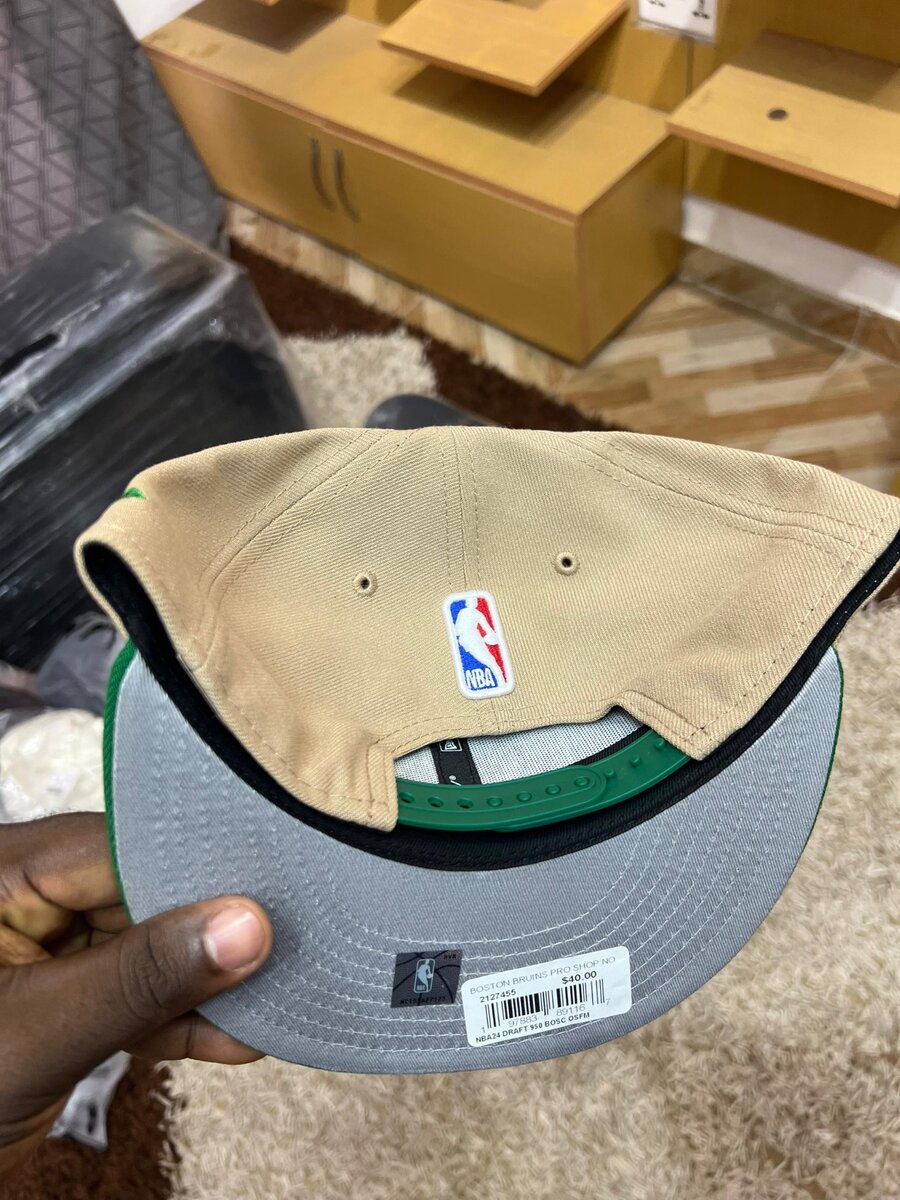 AUTHENTIC BASE BALL CAPS