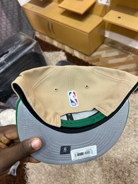 AUTHENTIC BASE BALL CAPS