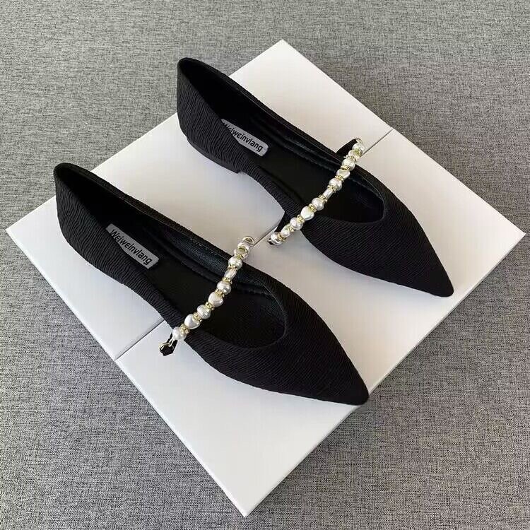 Туфли на невысоком каблуке