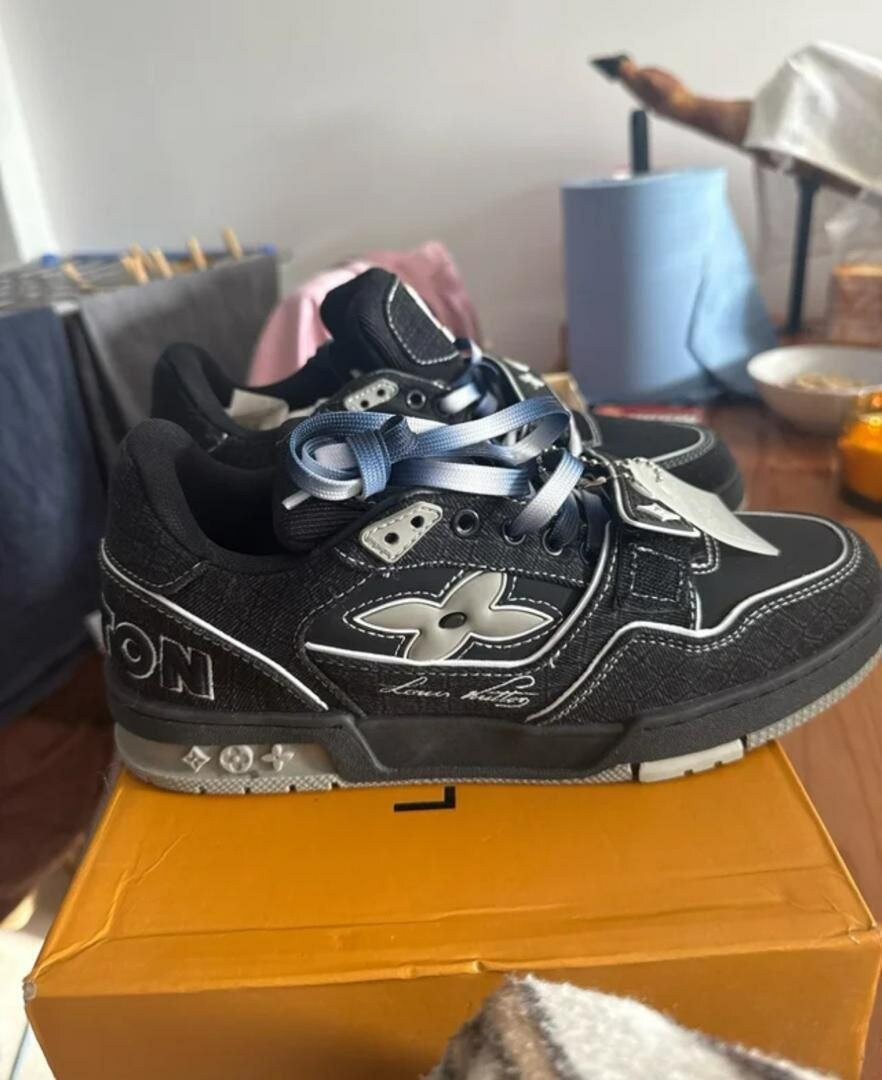 Baskets noires élégantes LV