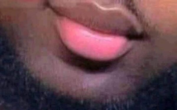 Produits de lèvre rose