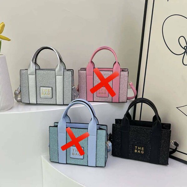 Sac à main argenté élégant