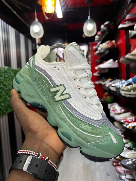 New Balance 1000