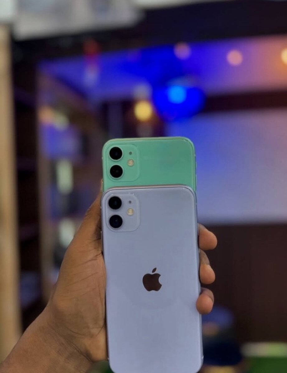 iPhone 11 (UK Used... Very Neat)