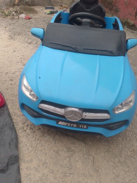 Voiture électrique pour enfants