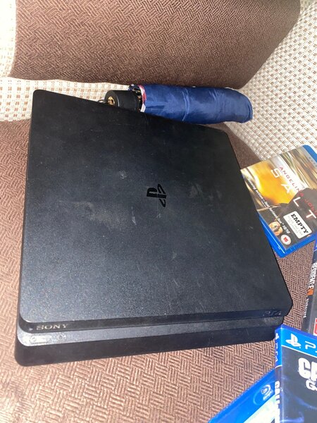 Console Sony PS4 avec jeux