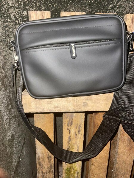 Sleek Black Shoulder Bag