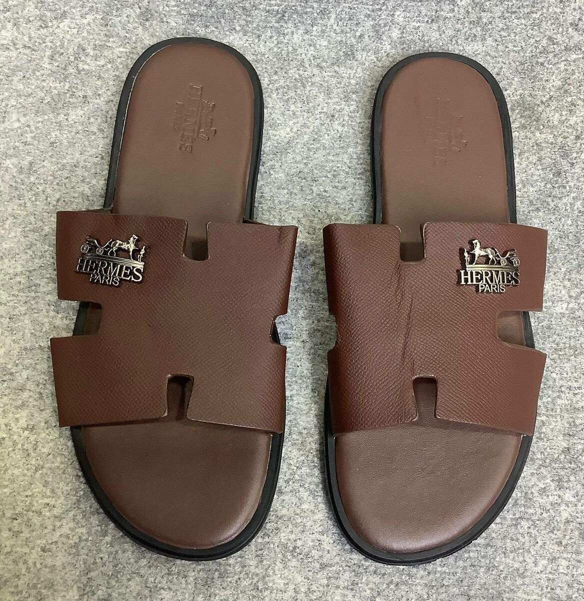 Claquettes élégantes pour homme