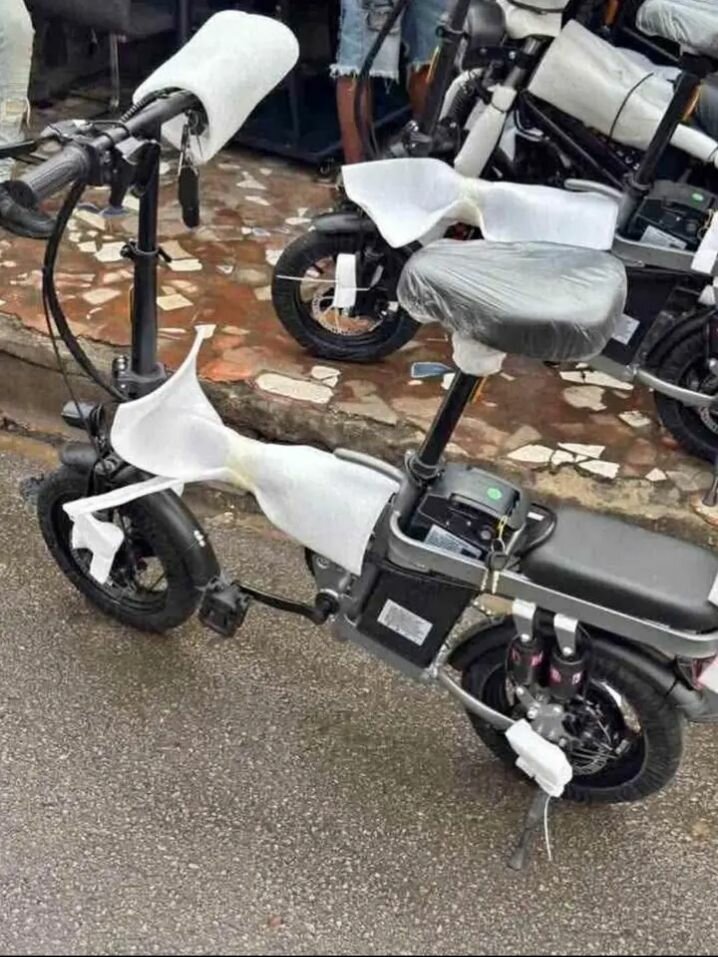 Vélo électrique pliable compact