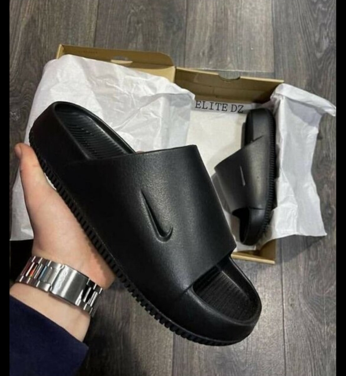 Claquettes NIKE confort noires