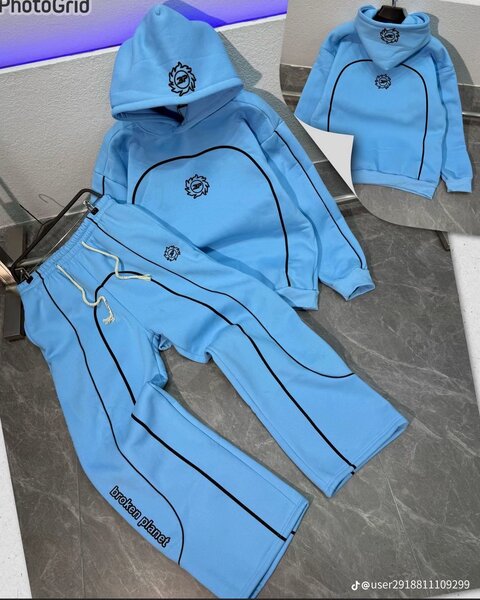 Ensemble de survêtement bleu