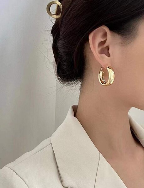 Boucles d'oreilles élégantes dorées