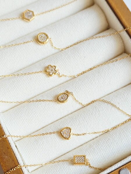 Elegant plaque or Bracelets