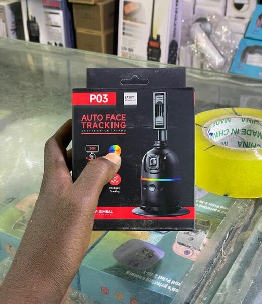 P03 - Support Téléphone Rotatif avec Suivi de Visage Automatique