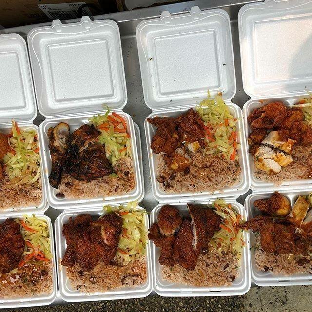 Poulet grillé et riz épicé