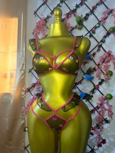 Lingerie en dentelle florale