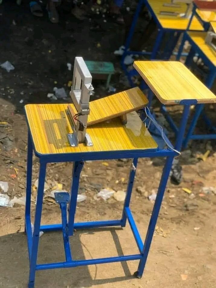 Distributeur d'eau manuel avec robinet