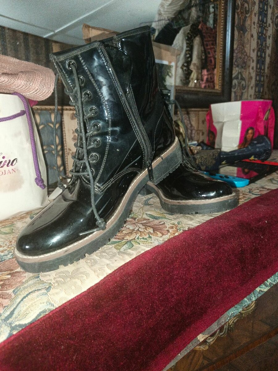 Bottes noires en cuir élégantes