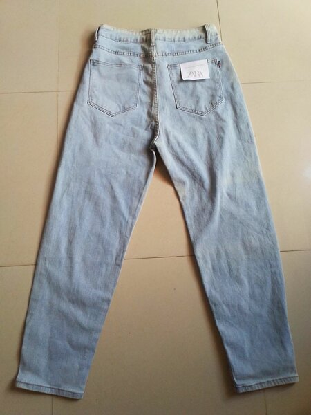 Jean déchiré tendance femme