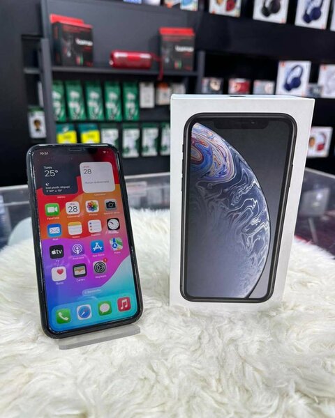 iPhone XR Noir 64 Go