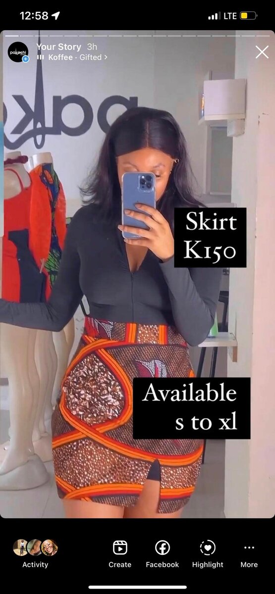 Women's mini skirt with a bright print