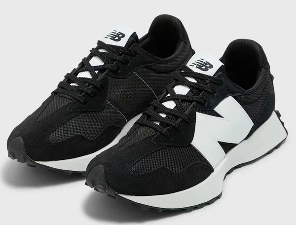 Baskets noires modernes