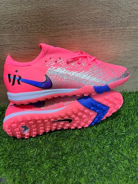 Chaussures de Foot CR7