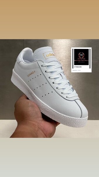 Chaussure blanche minimaliste