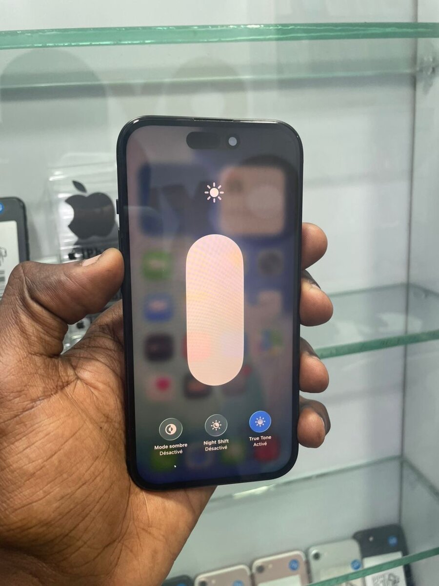 iPhone Noir Élégance 128GB