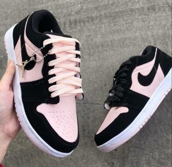 Baskets style iconique noir rose