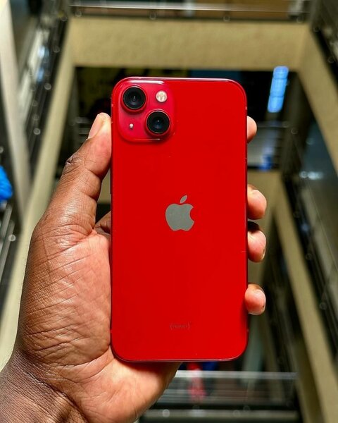 iPhone 13 128GB (pre owned)