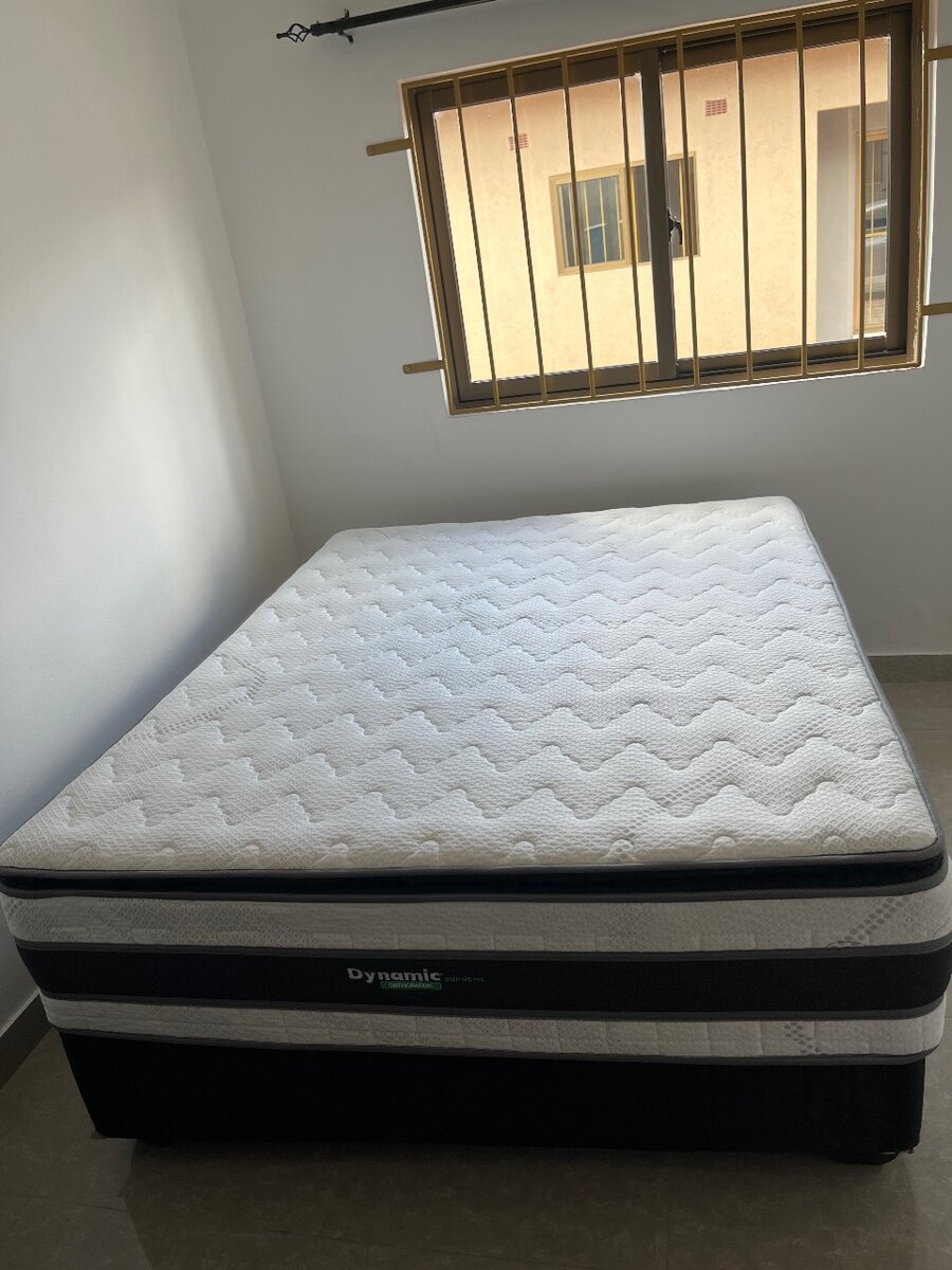 QUEEN SIZED BED AND MATTRESS