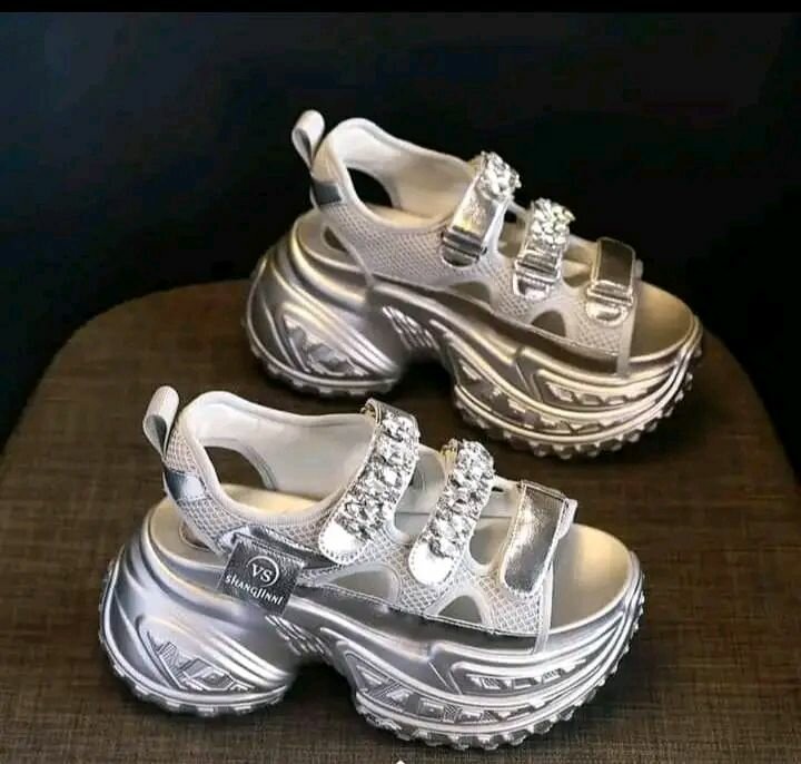 Sandales plateforme glamour