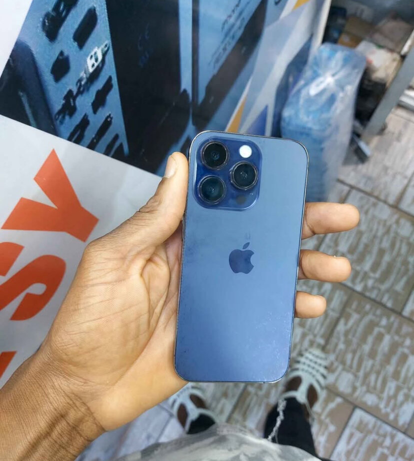 iPhone 14 Pro Bleu Intense