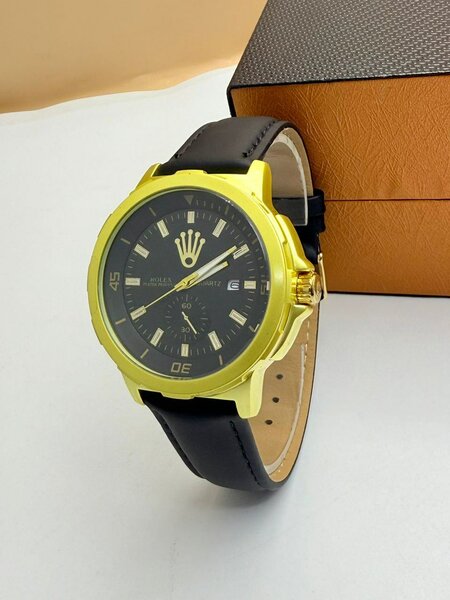 Montre élégante en cuir doré