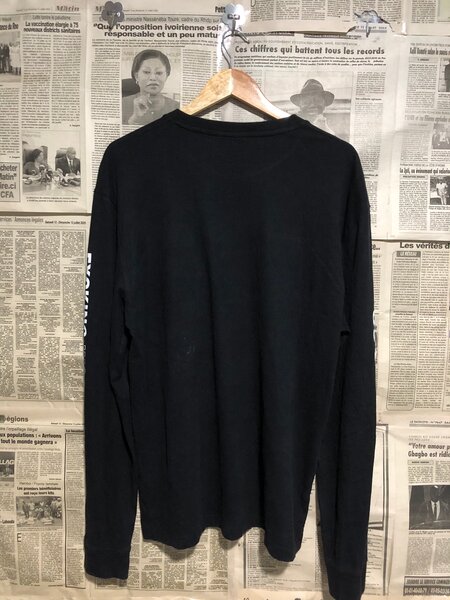 T-shirt noir manches longues